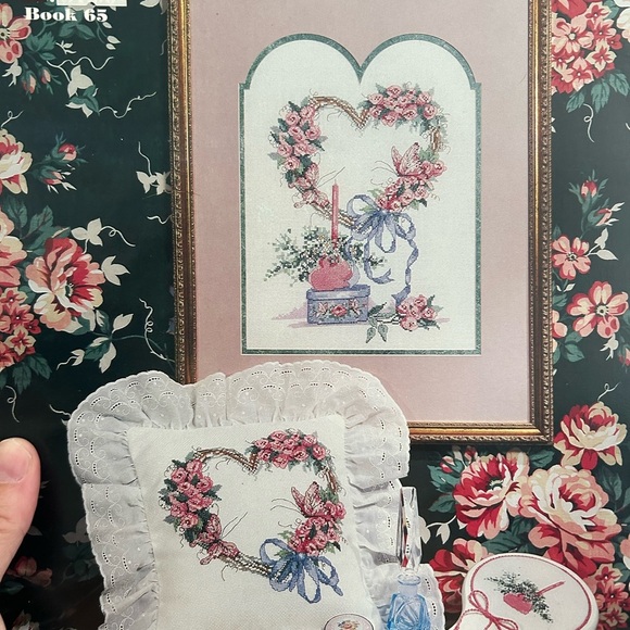 5/$25 Floral Heart Cross-Stitch Pattern 🪡 - Picture 1 of 7